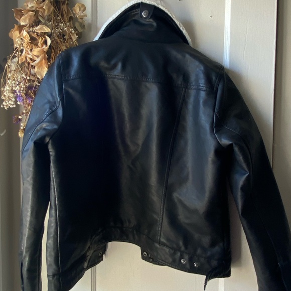 Levi’s Faux Leather & Fur Bomber Jacket - Picture 2 of 3